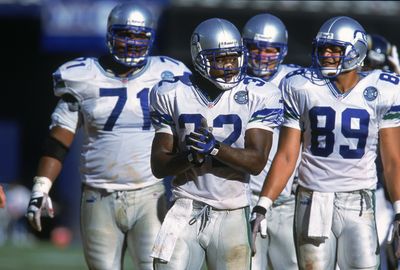 Walter Jones agrees: Seahawks should make throwbacks permanent