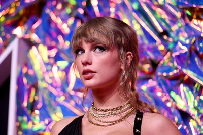 Why Taylor Swift is re-recording her old albums, from Reputation to 1989