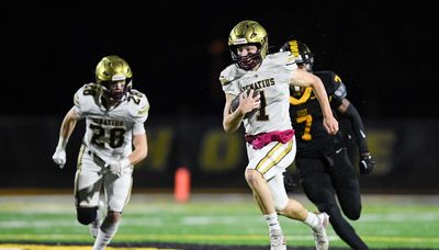 St. Ignatius QB Jack Wanzung runs for 227 yards and four TDs to spoil Joliet West’s playoff party