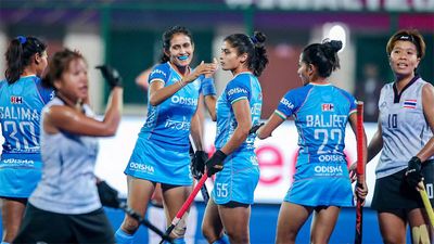 India kick off campaign with 7-1 victory