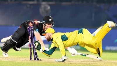 Spirited Australia denies gallant New Zealand a record run-chase