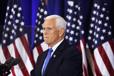 Pence calls it quits on WH campaign