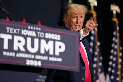 Trump is returning to Iowa on Sunday for his eighth campaign stop in little more than a month