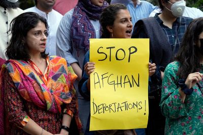 Thousands rally in Pakistan against Israel's bombing in Gaza, chanting anti-American slogans