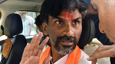 Maratha quota agitation | Jarange-Patil cranks up pressure on Shinde government