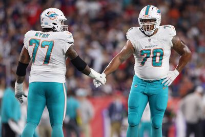 Dolphins LT Kendall Lamm suffers injury vs. Patriots