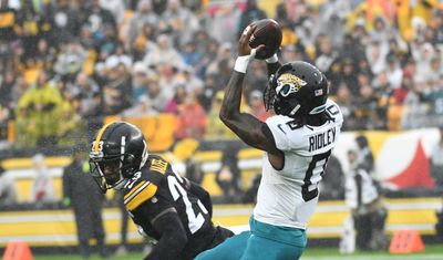 Jaguars win 5th straight by smothering Steelers, 20-10