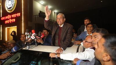 Bangladesh police arrest a key opposition leader amid growing national tension