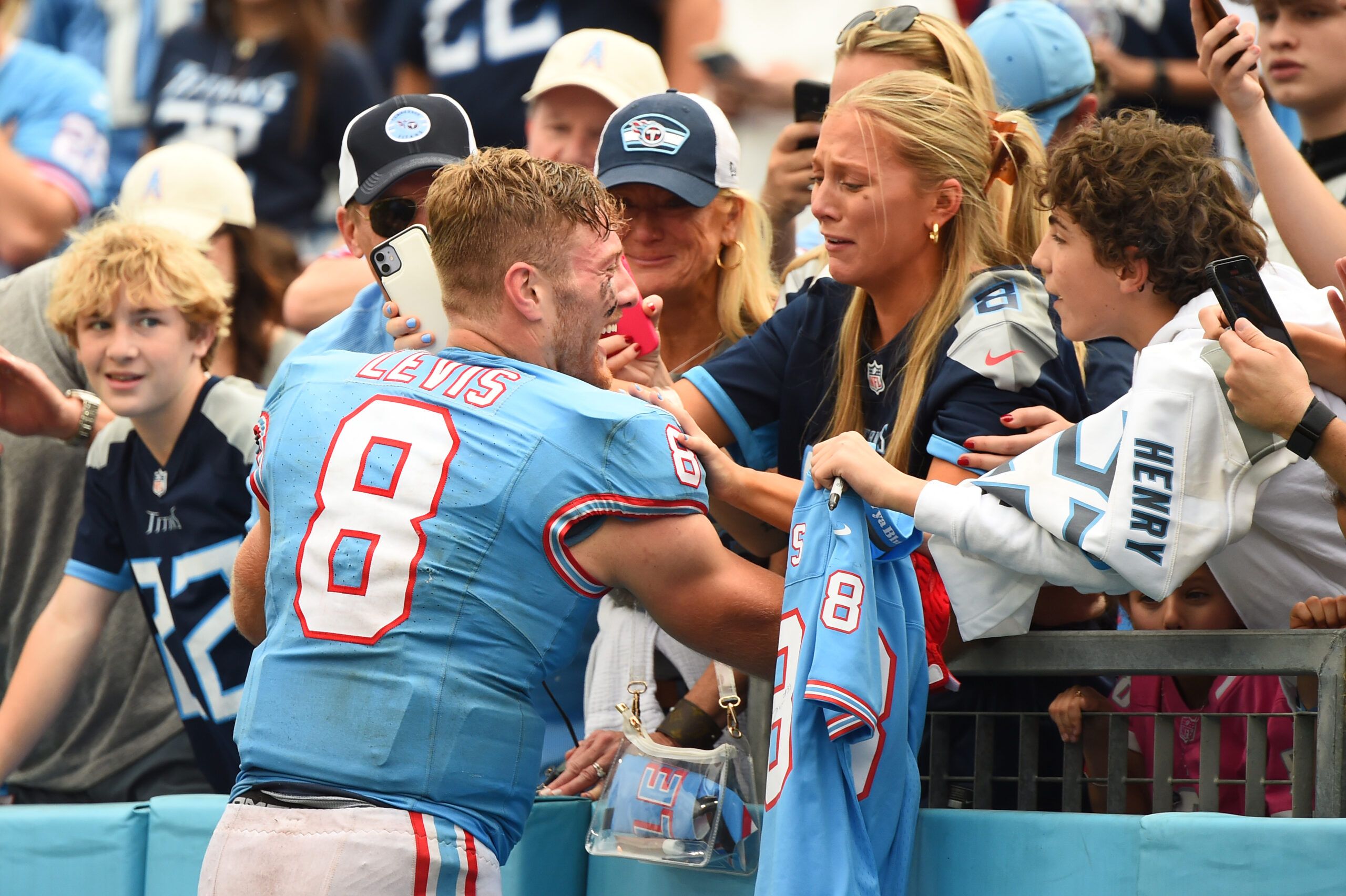 See it Will Levis shares great moment with family…