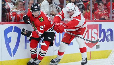 Blackhawks want Lukas Reichel to give plays more time to unfold