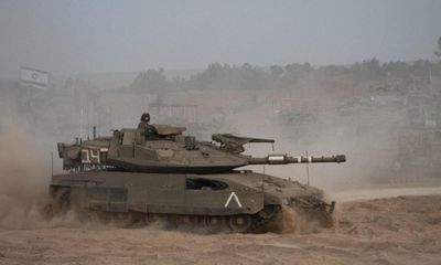 Israeli forces advance in northern Gaza, as aid trickles in from the south