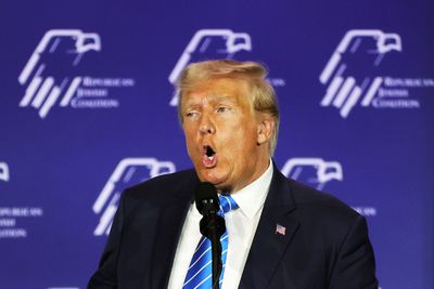 Trump furious over reimposed gag order