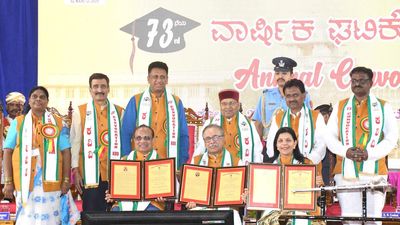 Shift focus from ‘Make in India’ to ‘Made by India’, students told at 73rd annual convocation of Karnatak University