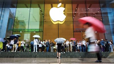Wall Street Cuts Estimates For Apple's December Quarter