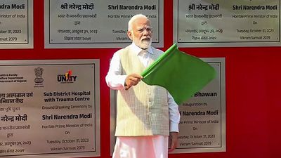 PM flags off Gujarat's first heritage train, which will bring tourists to Statue of Unity