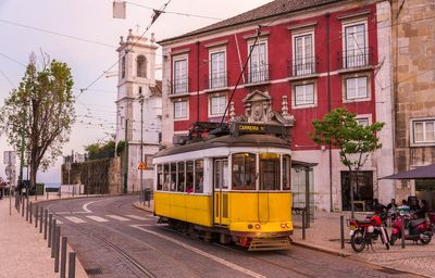 Tourist accidentally makes bomb threat by mistranslating Portuguese word for ‘pomegranate’