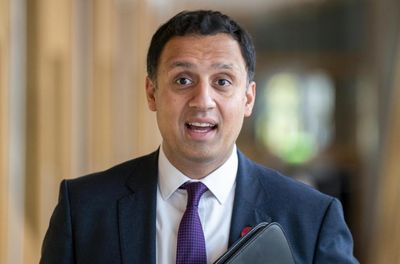 Anas Sarwar backs Scottish Government plans for council tax freeze