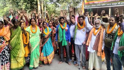 Chandil dam displaced persons fast unto death near Raj Bhavan