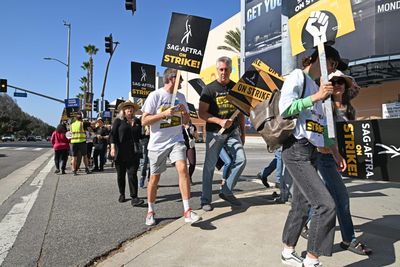 Hollywood actors' lead negotiator says progress made with studios