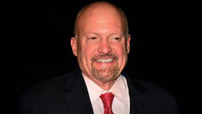 Jim Cramer explains why retail stocks are suffering with savings chart