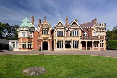 ‘No better place’ than Bletchley Park to host world’s first AI safety summit
