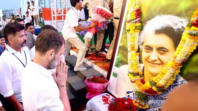 Reject KCR’s ‘Dorala Telangana’ urges Rahul Gandhi