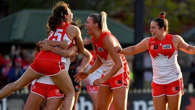 First AFLW finals berth on the line for Swans at Freo
