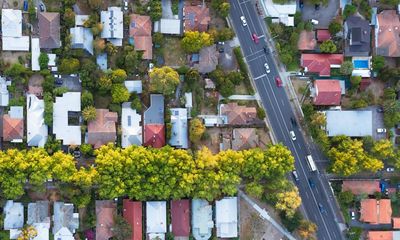 Afternoon Update: more interest rate rises likely; Victorian prison officers put spit hood on child; and WeWork to file for bankruptcy