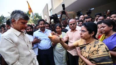 Chandrababu Naidu arrives at his residence in Undavalli