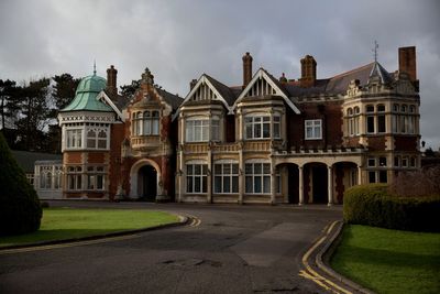 The UK's AI summit is taking place at Bletchley Park, the wartime home of codebreaking and computing