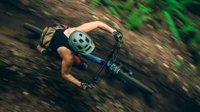 PNW Loam Carbon Handlebar review – CBD for your mountain bike