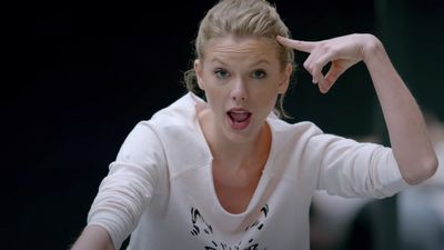 Taylor Swift Commented On A Viral TikTok Of Kids Struggling To Get 1989 (Taylor's Version) Out Of A CD Case, And I've Never Felt Older