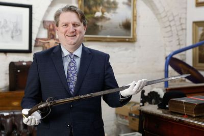 Sword pistol linked to 1689 Siege of Derry sells for £40,000 at auction