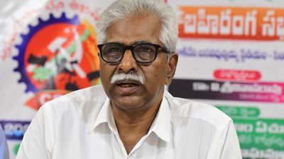 V. Srinivasa Rao writes to DGP seeking release of arrested CPI(M) workers in Anantapur district