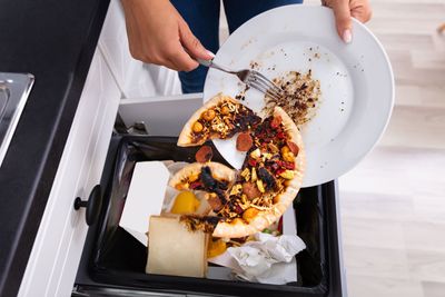 Officials call on EPA to cut food waste