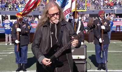 Alice in Chains’ Jerry Cantrell does his best Hendrix impression with a grungy, wah-driven Star-Spangled Banner at a Seattle Seahawks game