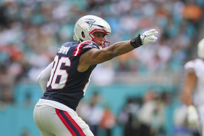 10 highest-graded players for Patriots offense vs Dolphins, per PFF