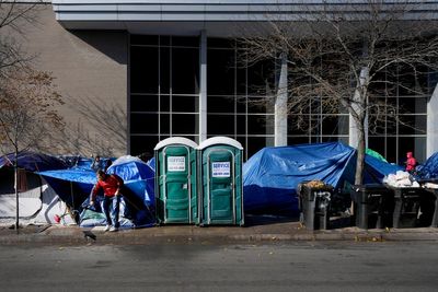 Chicago struggles to house asylum-seekers as winter weather hits the city