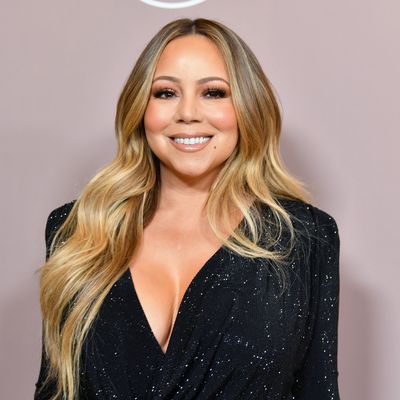 Mariah Carey Tried Out a Red Hair Color Ahead of the Holiday Season