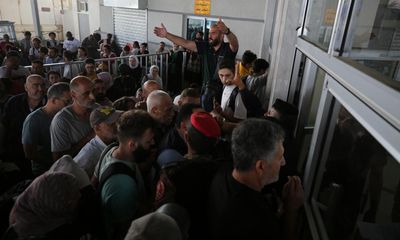 Adelaide family of four among 20 Australians to flee Gaza via Egypt border