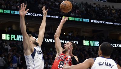 With the rumor mill churning, Bulls stumble in Dallas to drop to 2-3