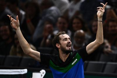 Daniil Medvedev denies giving Paris crowd the middle finger – ‘I just checked my nails’