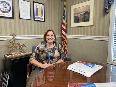 Fayette County clerk challenges her former colleagues to spread the word about early voting