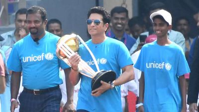 Watch: Sachin Tendulkar brings the World Cup trophy to the field ahead of India-Sri Lanka match