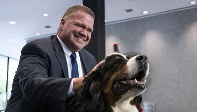 Meet the therapy dogs who will have a front row seat at Ed Burke’s trial