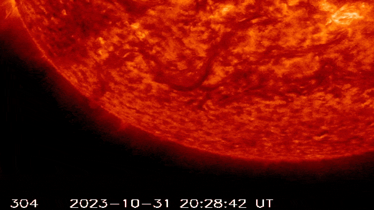 Massive solar eruption carves 60,000-mile-long 'canyon of fire' into the sun on Halloween night