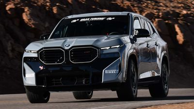 Watch The BMW XM Thunder Up Pikes Peak