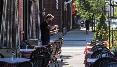 Chicago’s outdoor dining program ends for the season, but some restaurants think it should be year-round