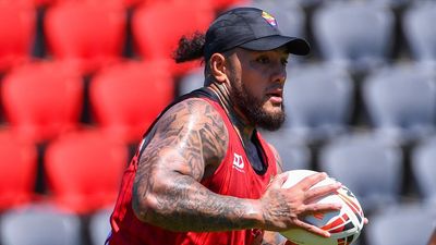 Want-away prop Fonua-Blake to stay at Warriors for now