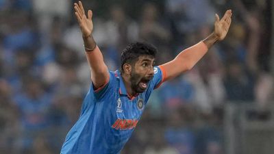 'Never seen him out of form...': Misbah-ul-Haq and Shoaib Malik praise 'extraordinary' Jasprit Bumrah